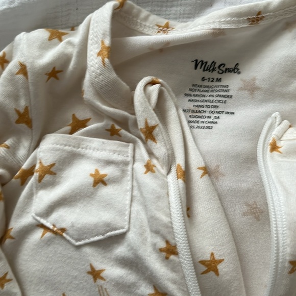 Noel Footed Sleeper | Milk Snob | 6-12 Months - Picture 3 of 7